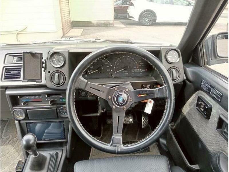 COROLLA LEVIN