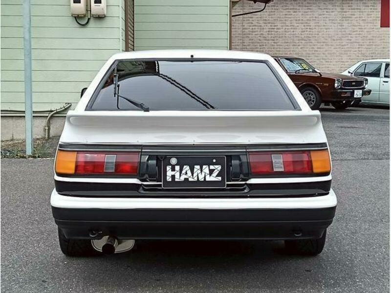 COROLLA LEVIN