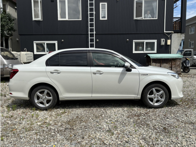 COROLLA AXIO