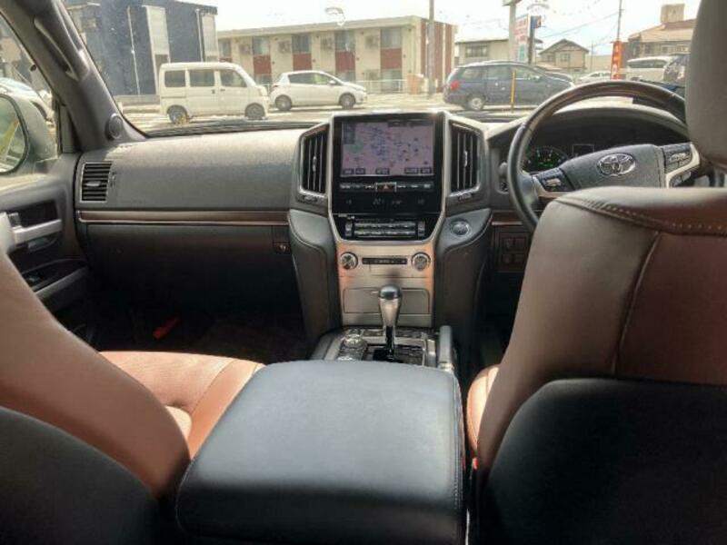 LAND CRUISER
