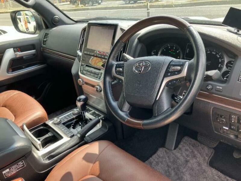 LAND CRUISER