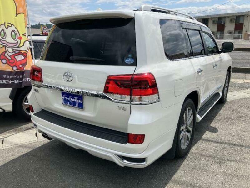 LAND CRUISER