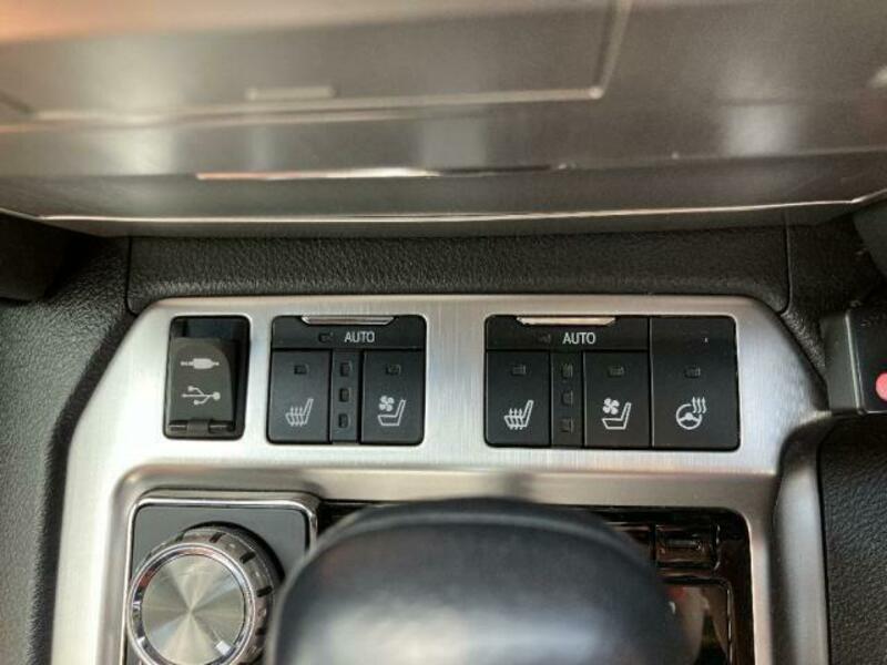 LAND CRUISER