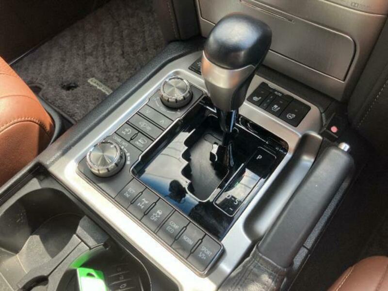 LAND CRUISER