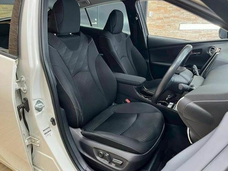 PRIUS PHV