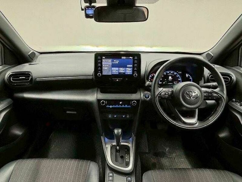 YARIS CROSS