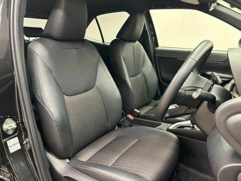 YARIS CROSS