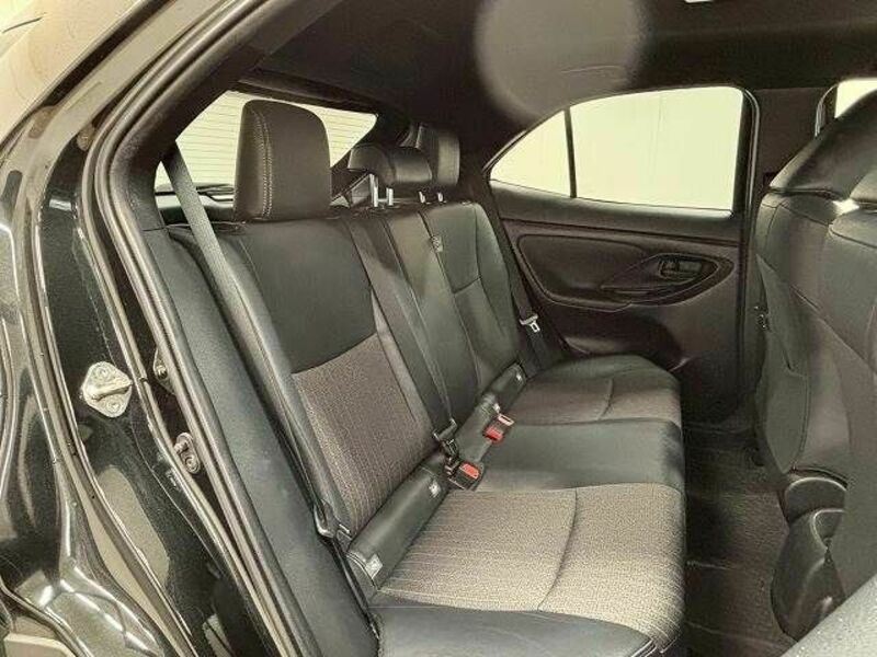 YARIS CROSS