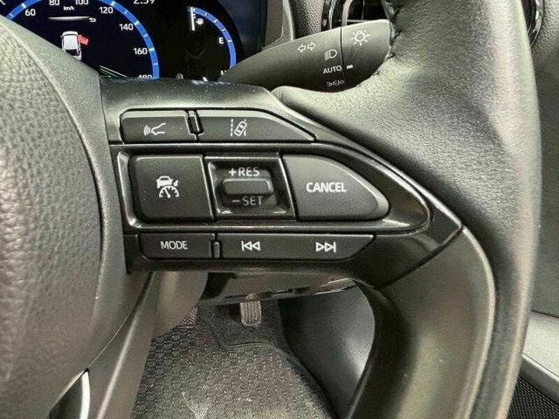 YARIS CROSS