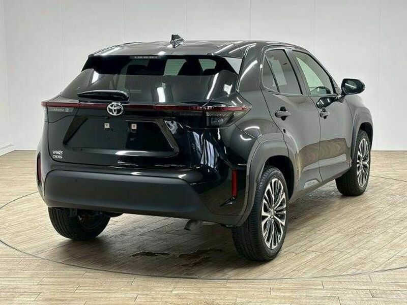 YARIS CROSS