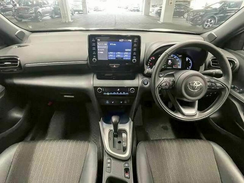 YARIS CROSS