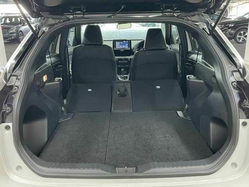 YARIS CROSS