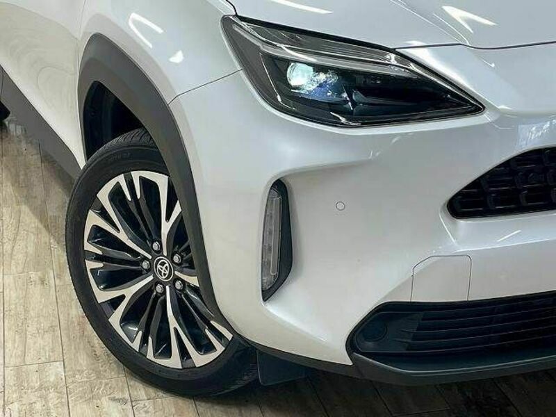 YARIS CROSS