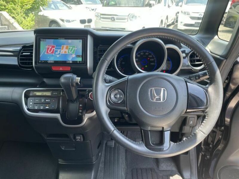 N BOX CUSTOM