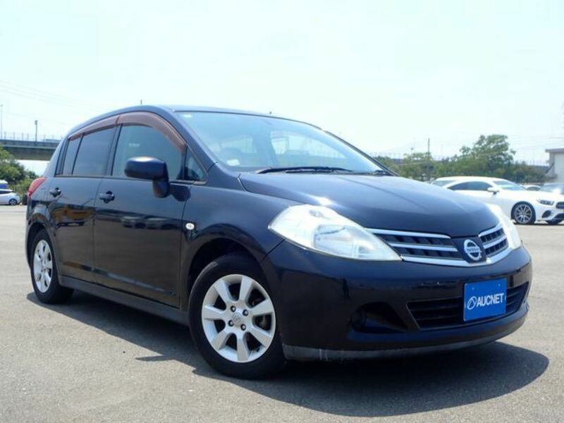 NISSAN TIIDA