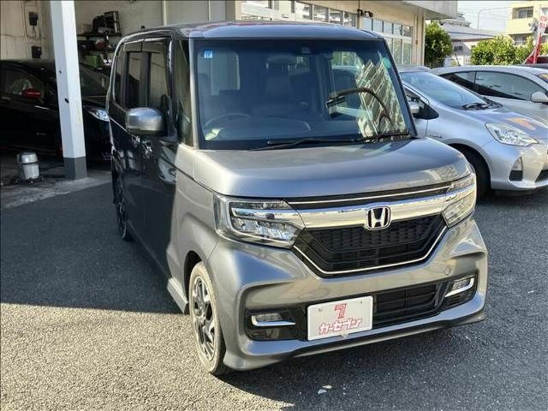 N BOX CUSTOM
