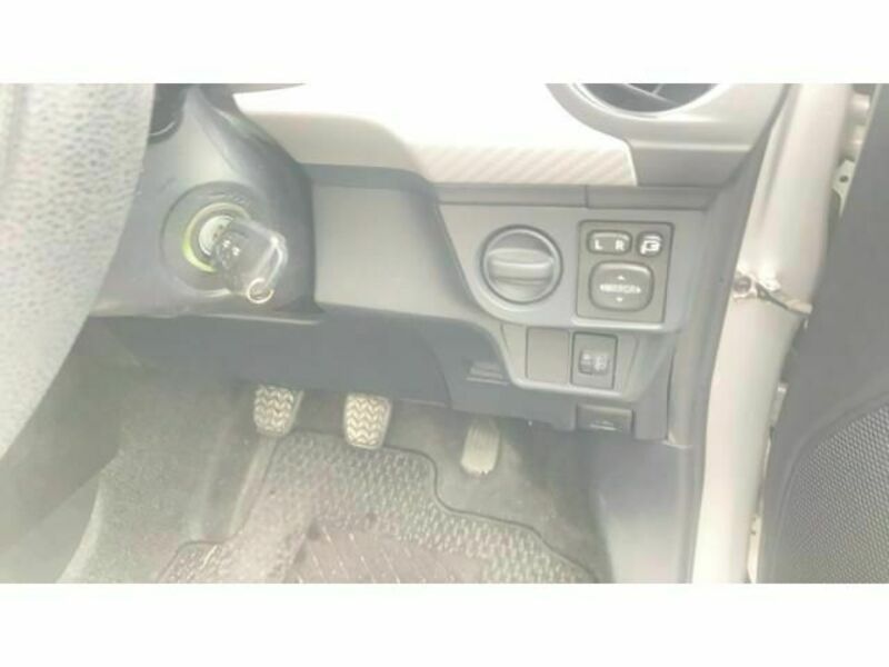 COROLLA AXIO