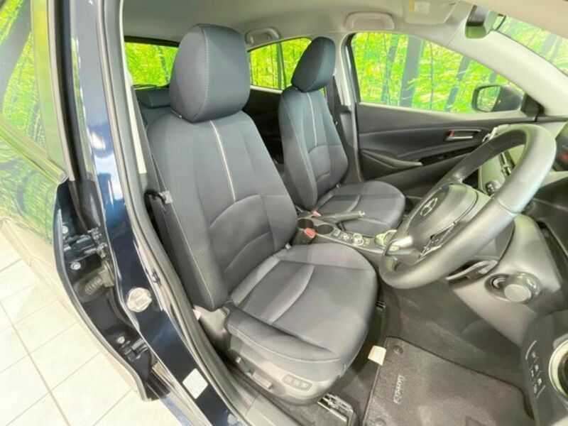 MAZDA2