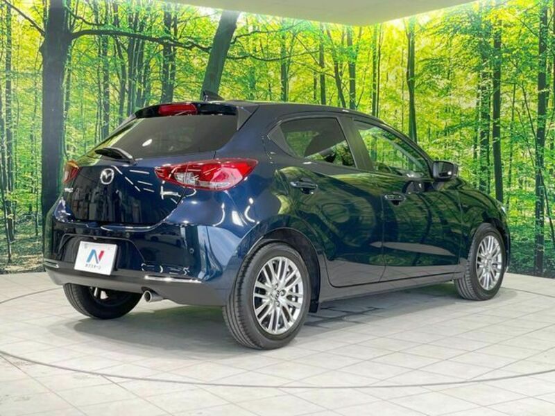 MAZDA2