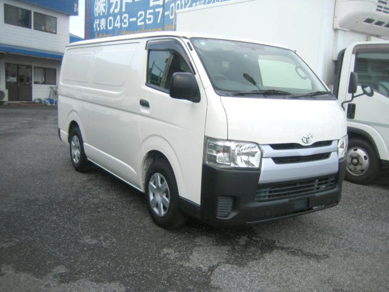 HIACE VAN