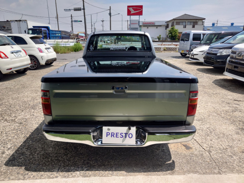 HILUX