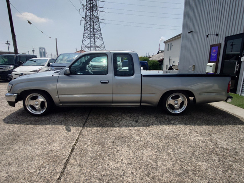 HILUX