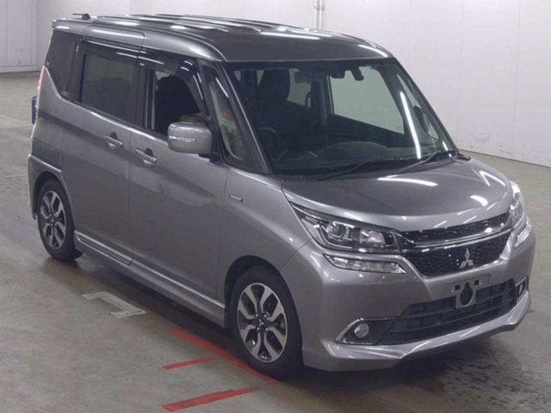 MITSUBISHI DELICA D2