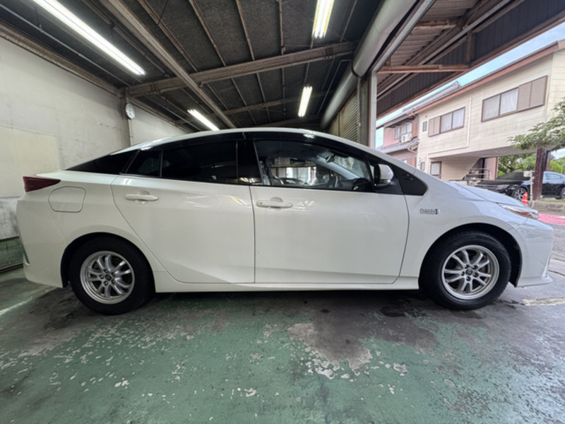 PRIUS PHV