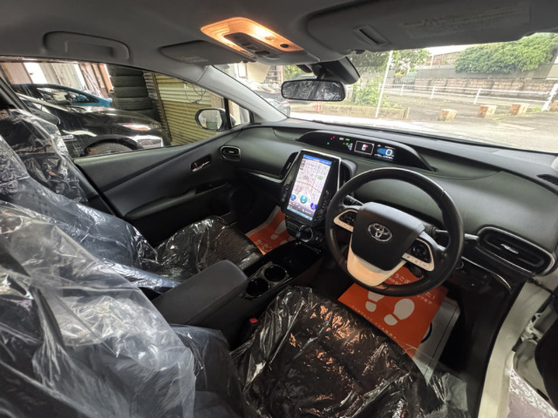 PRIUS PHV