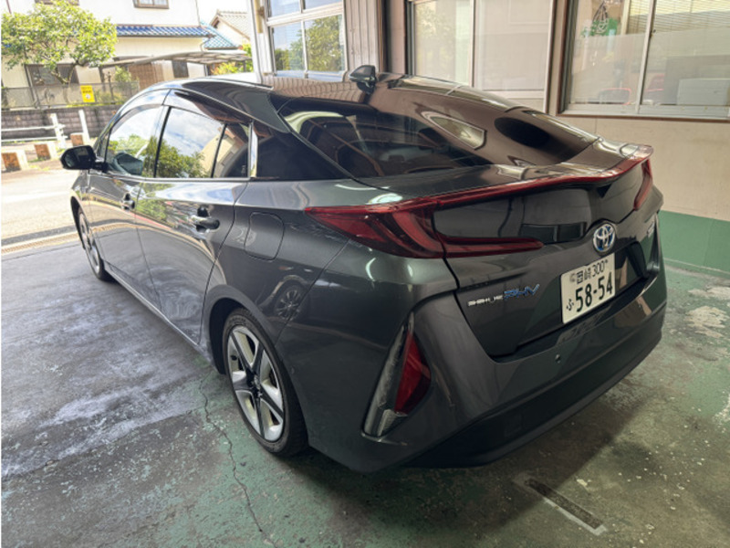 PRIUS PHV