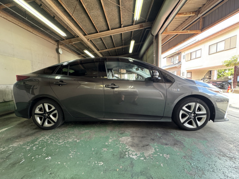 PRIUS PHV