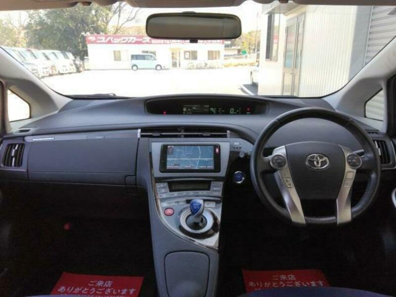 PRIUS PHV