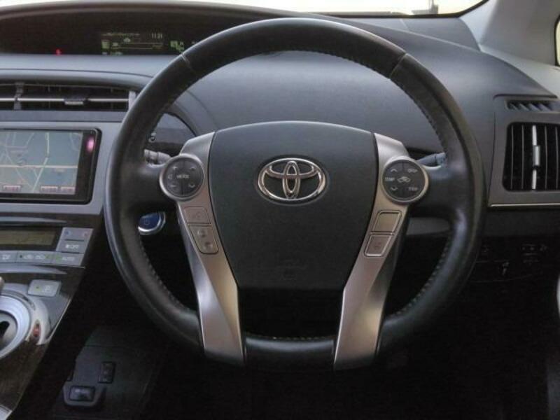 PRIUS PHV