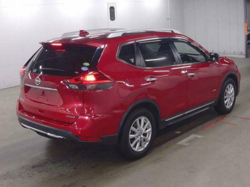 X-TRAIL