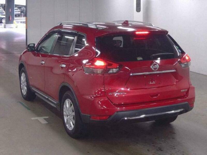 X-TRAIL