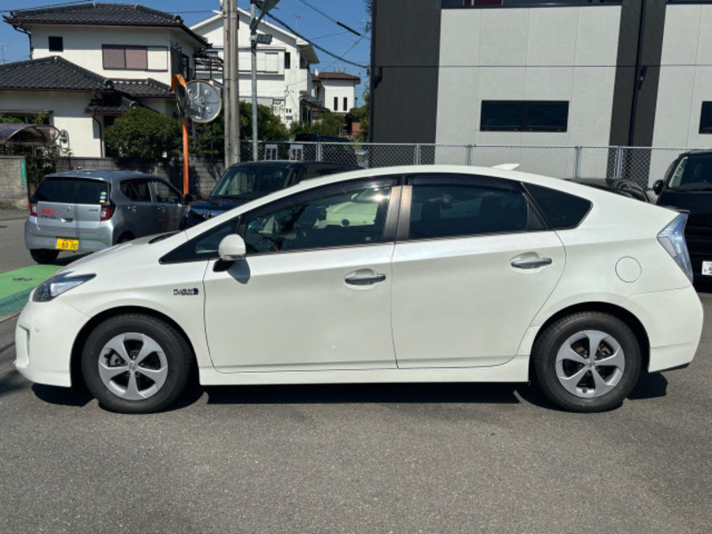 PRIUS PHV