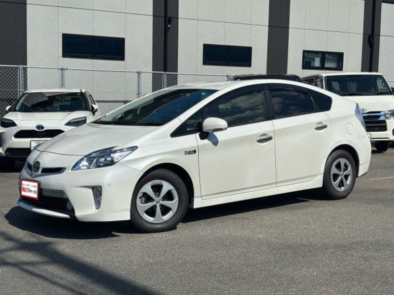 TOYOTA PRIUS PHV
