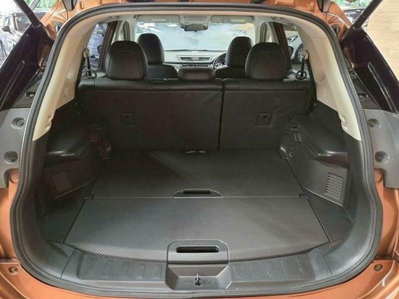 X-TRAIL