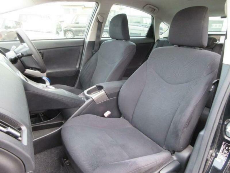 PRIUS PHV