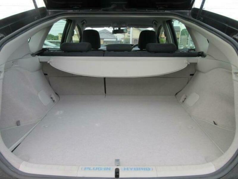 PRIUS PHV