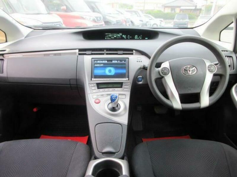 PRIUS PHV