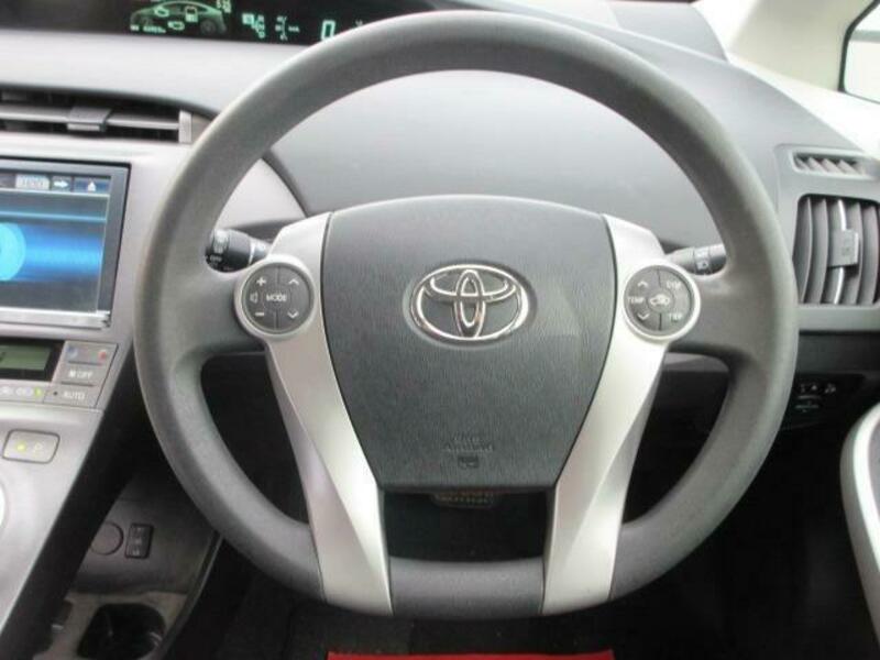 PRIUS PHV