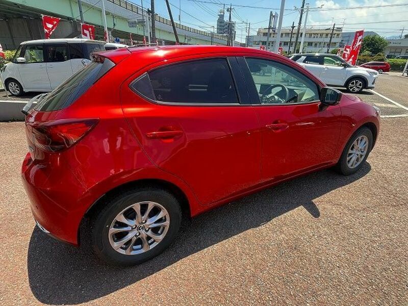 MAZDA2