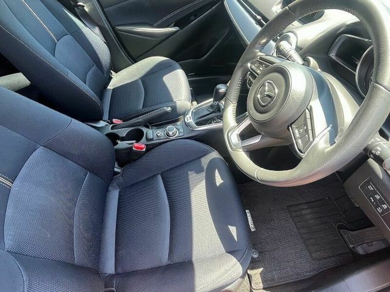 MAZDA2