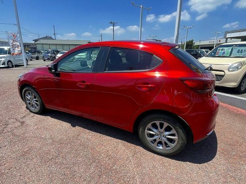 MAZDA2