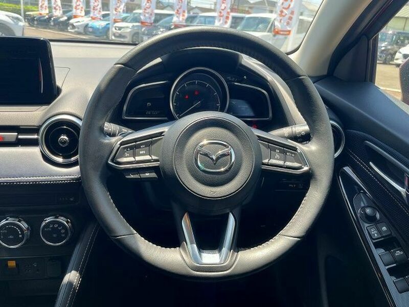 MAZDA2