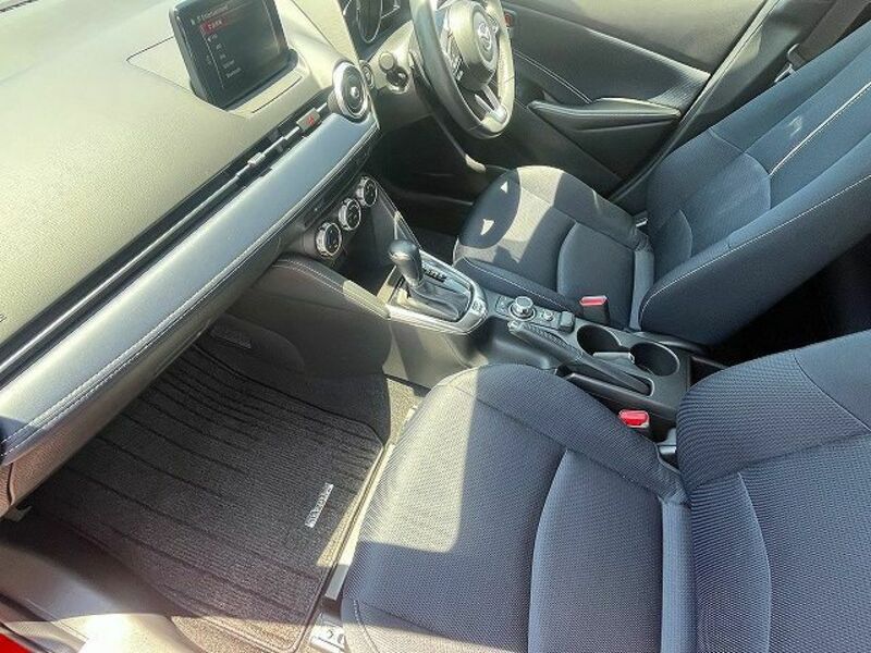 MAZDA2