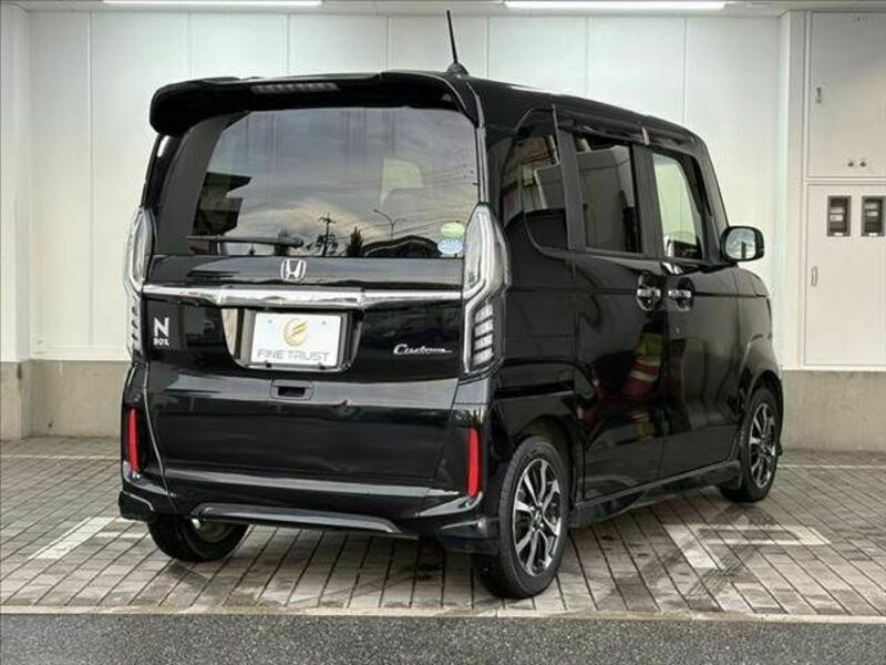 N BOX CUSTOM