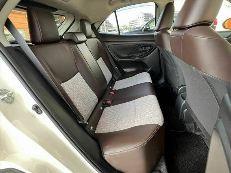 YARIS CROSS