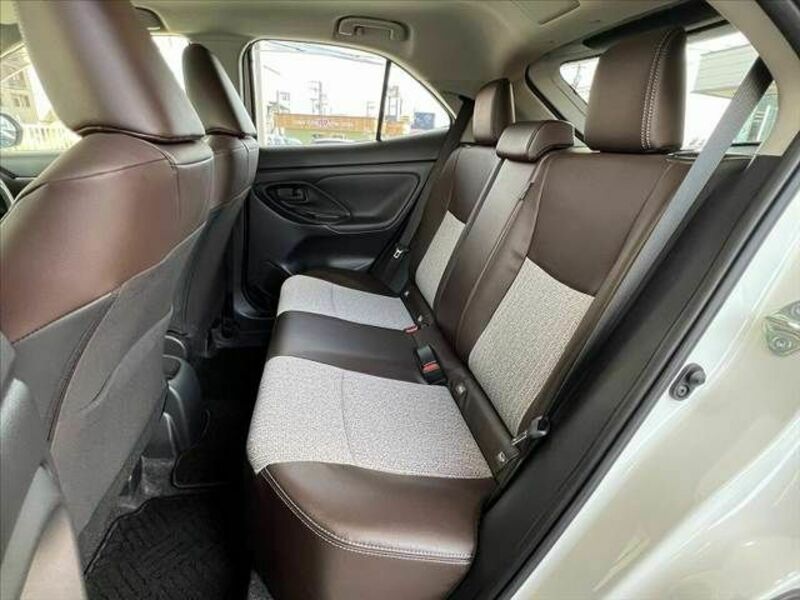 YARIS CROSS